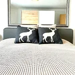 Zentral bei Kongresshaus, Langlaufloipe, Hallenbad, Garage, WIFI, voll ausgestattet - Fewo Gian
