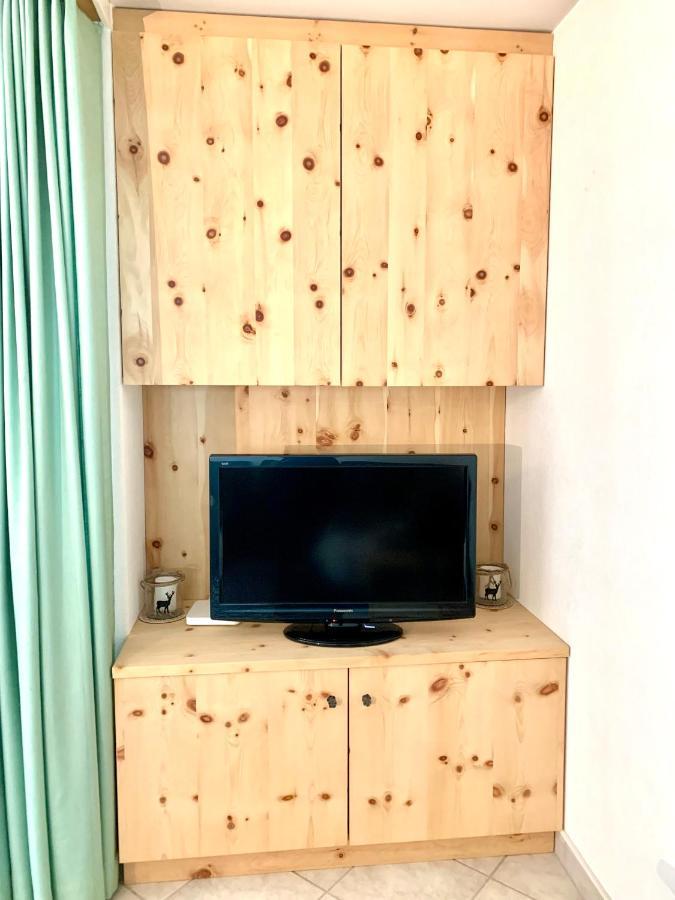 Gian - Close To The Kongresshaus, The Ice Hockey Stadium, Cross-country Skiing, The Eau-la-la Indoor Pool And Wellness, Large Supermarket, 2 Bus Stops, With An Indoor Garage And Fully Equipped Appartamento